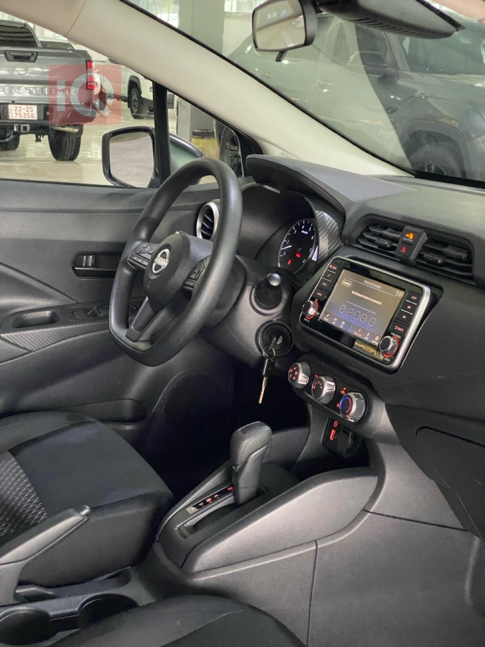 نيسان فيرسا